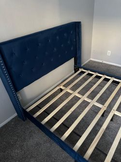 Stylish Navy Blue Upholstered queen Bed Frame -  Elegante Marco de Cama queen Tapizado en azul marino
