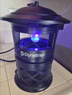 Dynatrap DT1130SR 1/2 Acre Mosquito & Flying Insect Outdoor Trap and Killer – Kills Mosquitoes, Flies, Wasps, Gnats, & Other Flying Insects - Bug Zapp