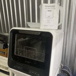 COMFEE' Portable Countertop Dishwasher (CDC17P0ABB)