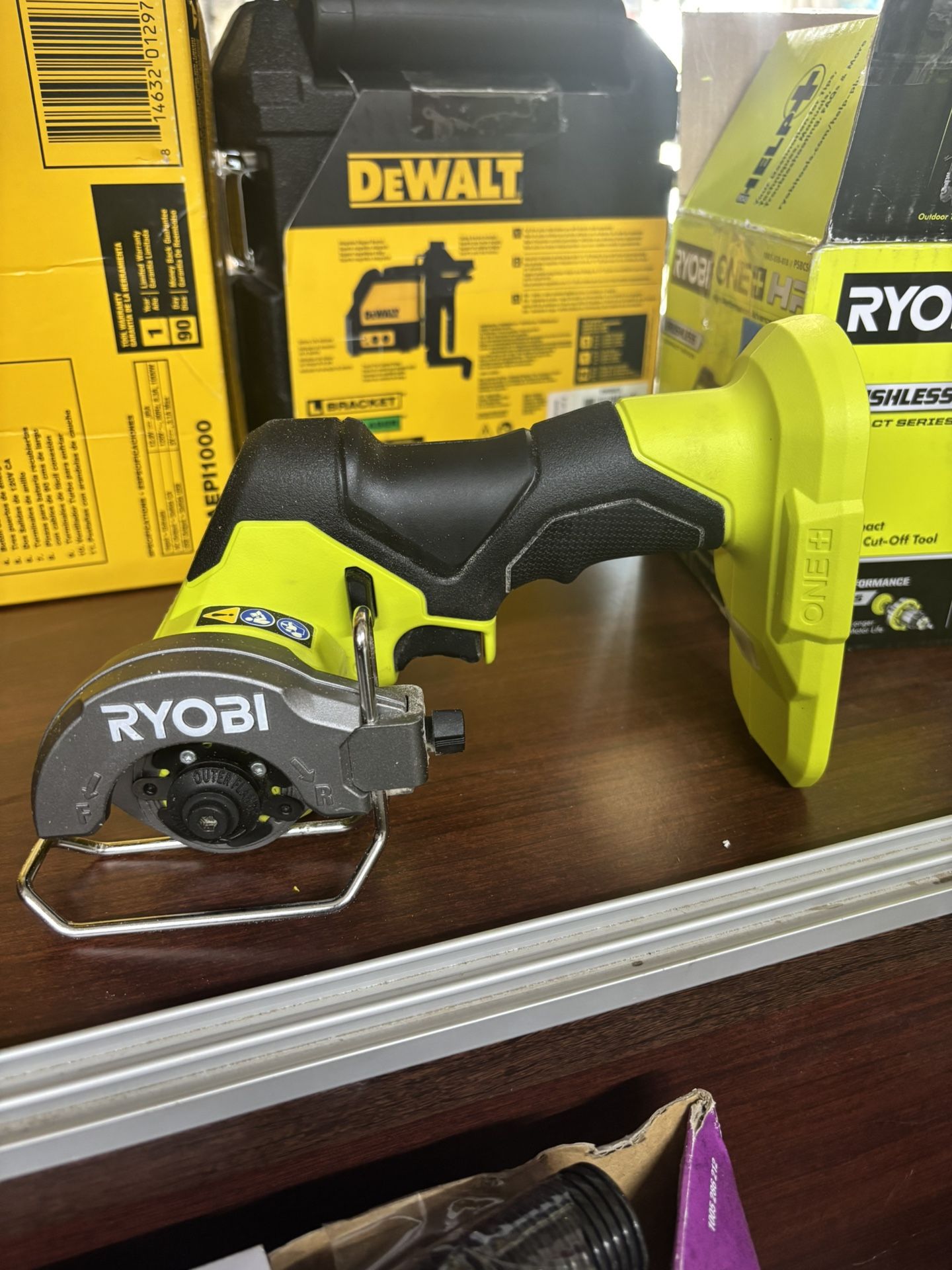 Ryobi 18V Brushless Cordless Compact Cut-Off Tool (Tool Only) as is no other blades