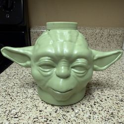 Yoda ThermoServ Plastic Container 