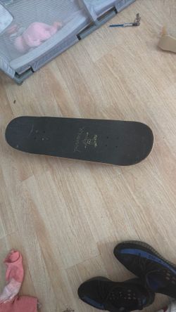 Complete Supreme skateboard