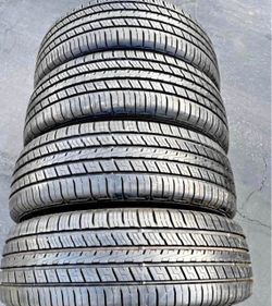 225/55/18 Falken Set de Llantas con 85% de vida las 4
