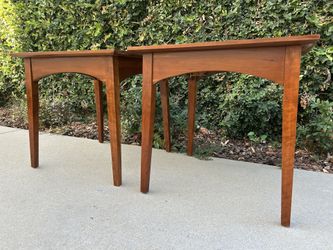 Pair of Ethan Allen Accent Tables / Side Tables / End Tables