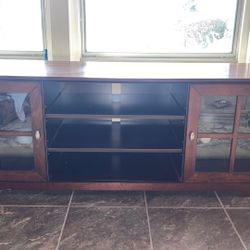 TV CONSOLE