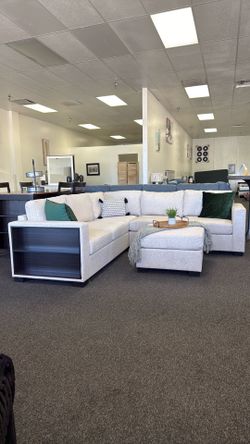 Sectional sofa with ottoman