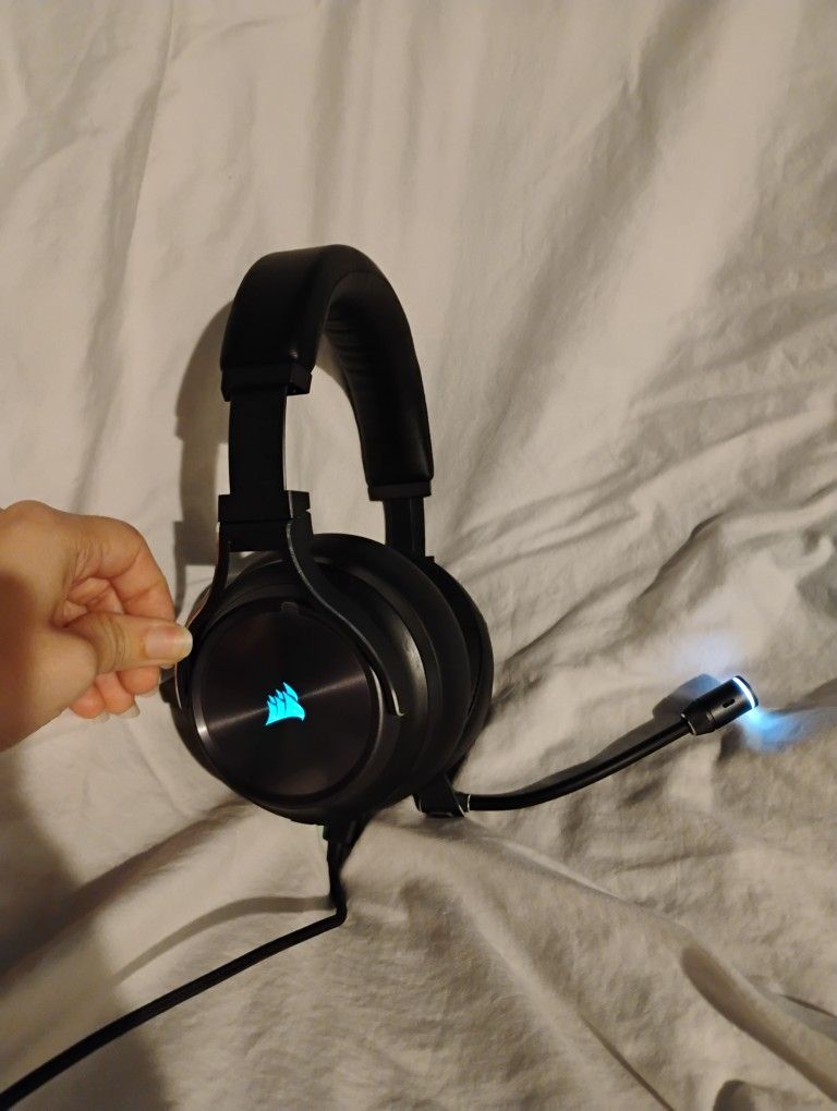 Corsair Virtuoso RGB Wireless Headset