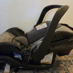 Baby trend infant car seat...very good condition