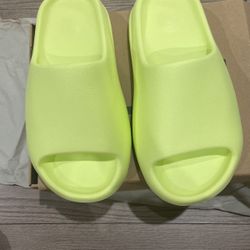 Brand New Glow Green Yeezy Size 6