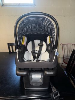 Graco Infant Car Seat with Base