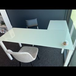 Elegant White Glass Office Desks 