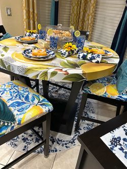 High dinner table 4 high chairs