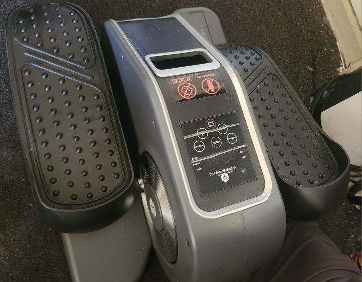 Widespread Elliptical Stepper