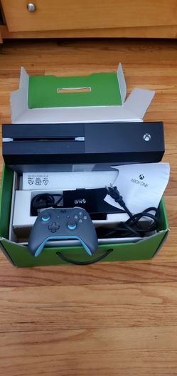 Xbox One With Cables & Controller