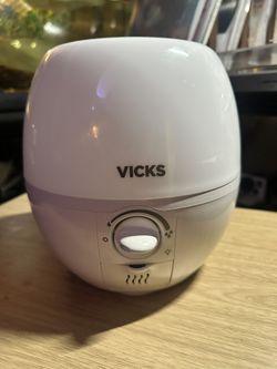 Vicks Cool Mist Humidifier – Barely Used, Clean