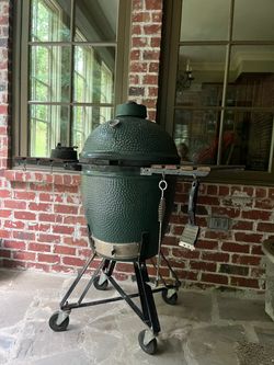 Large Big Green Egg grill