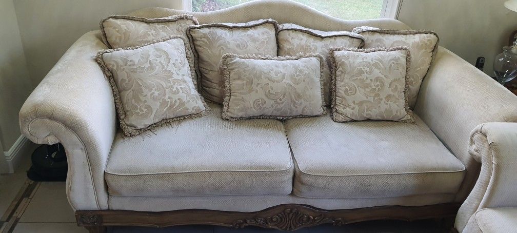 Beautiful sofa and loveseat