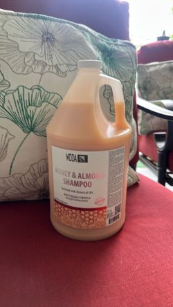 Organic Moda salon quality  almond & honey shampoo