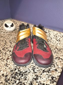 Men's kyries