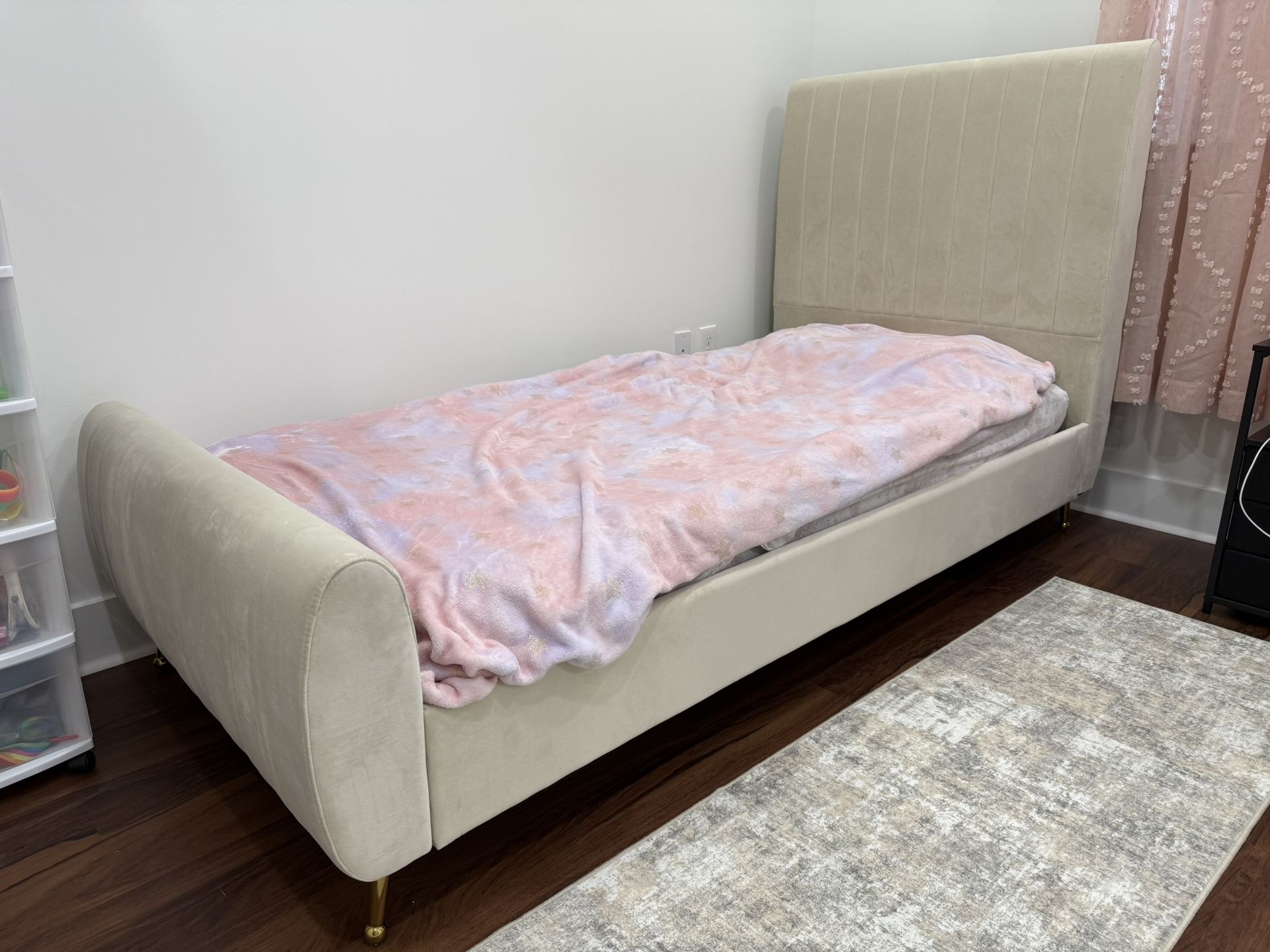 TWIN Cream Beige Velvet Tufted Bed Frame With Mattress Waterproof Protector 