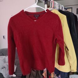 Banana Republic Red Sweater(Buyer Can Come To My Address To Pick Up)