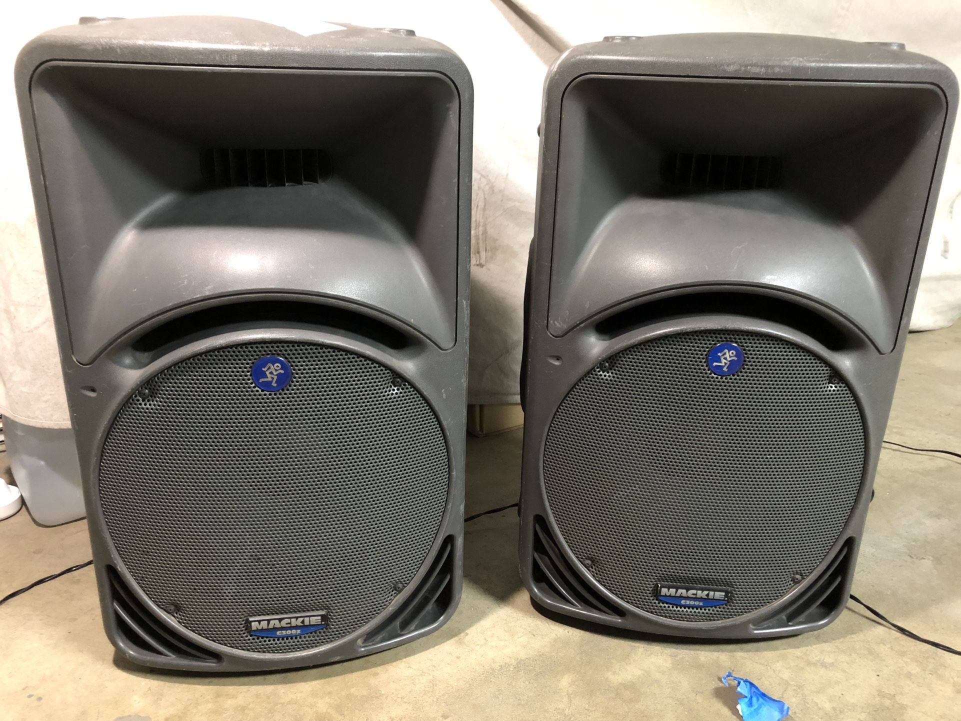Mackie C300z Speakers