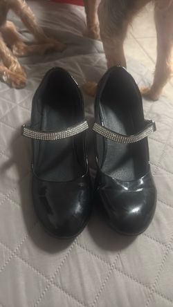 Girls shoes