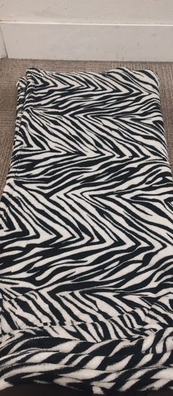 Zebra print throw blanket