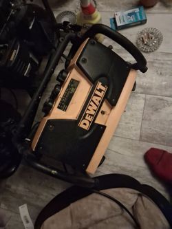 Dewault  radio