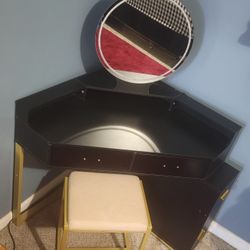 Vanity Station Corner Desk With Push To Open Full Extension Drawers 
