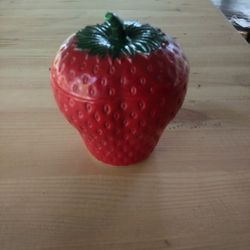 Pyrex Strawberry