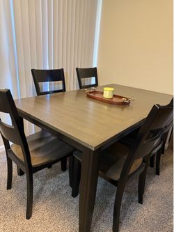 Table and chairs set!