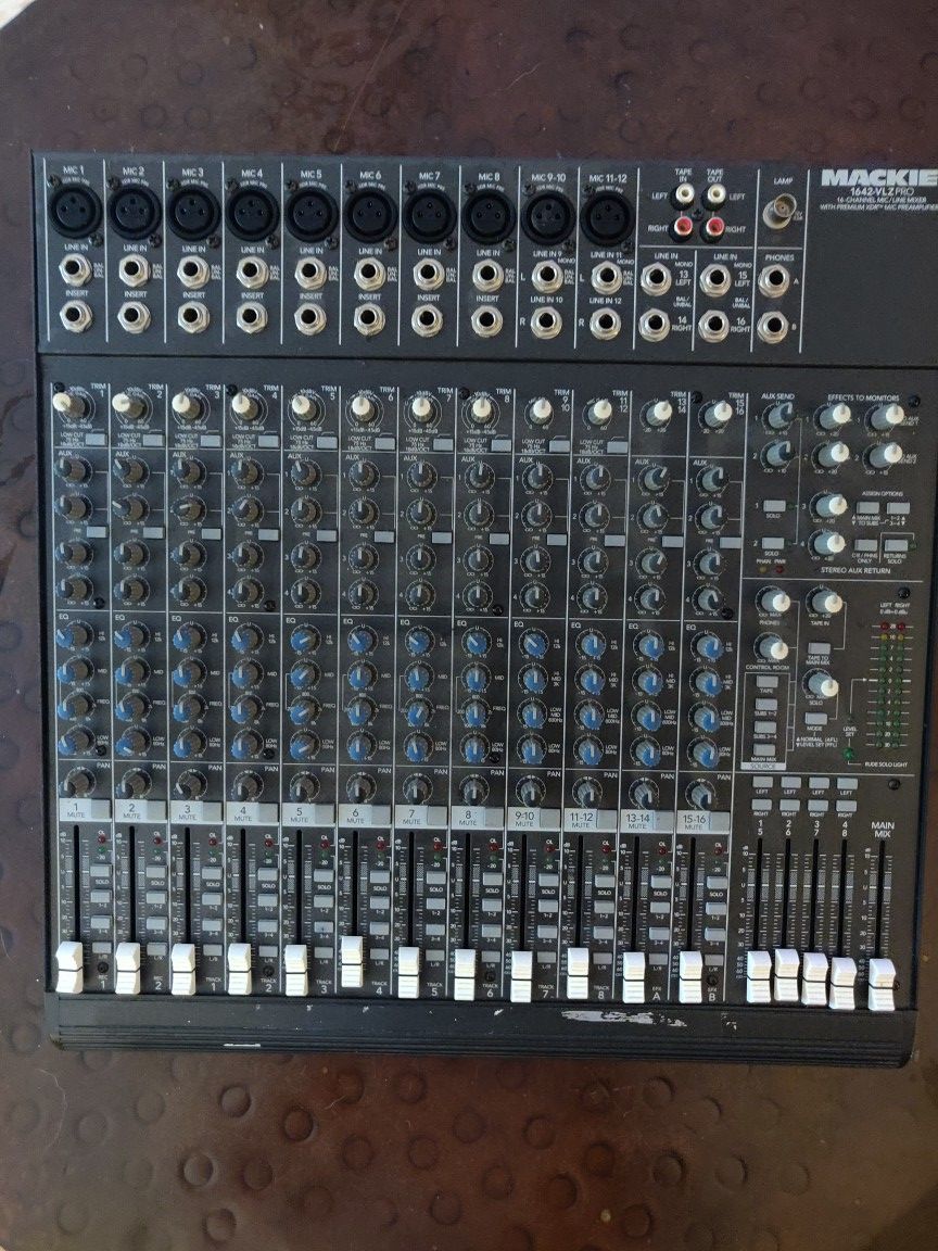 Mackie 16 channel mixer 1604-vlz pro audio
