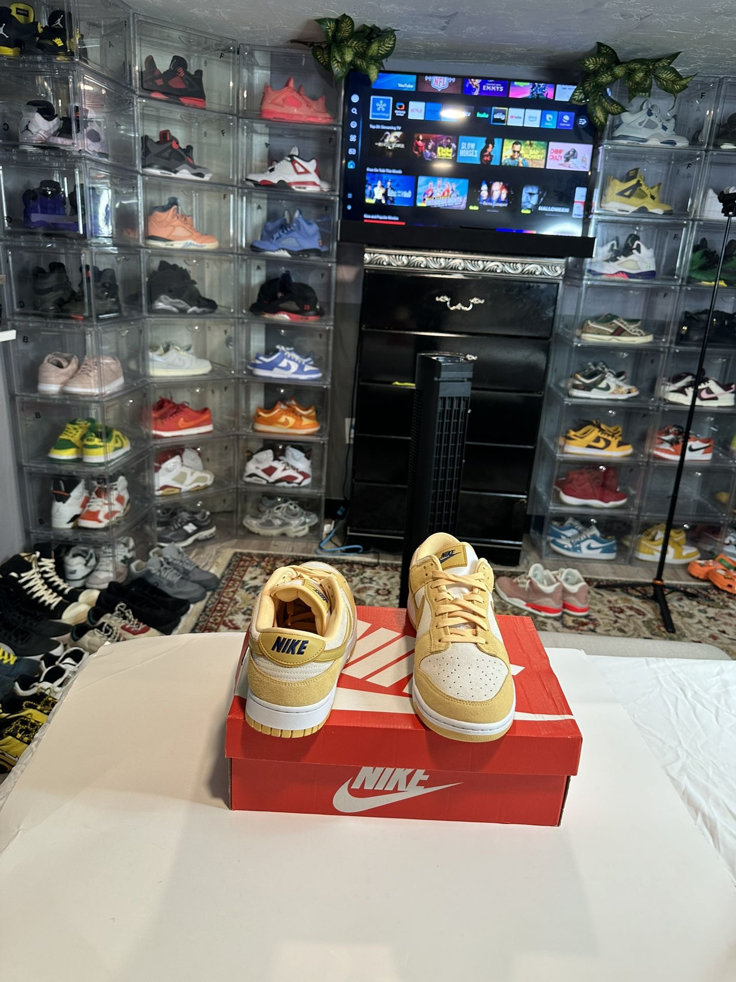 Nike Size 9.5 Us Available Brand New