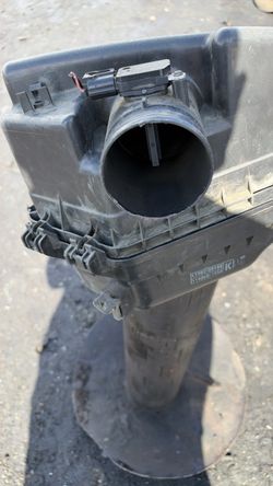 2008 scion Xb filter air box oem