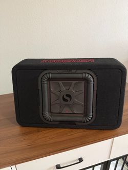 KICKER 12” Solo-Baric L7S loaded enclosure