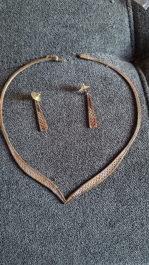 Necklace With Earrings 