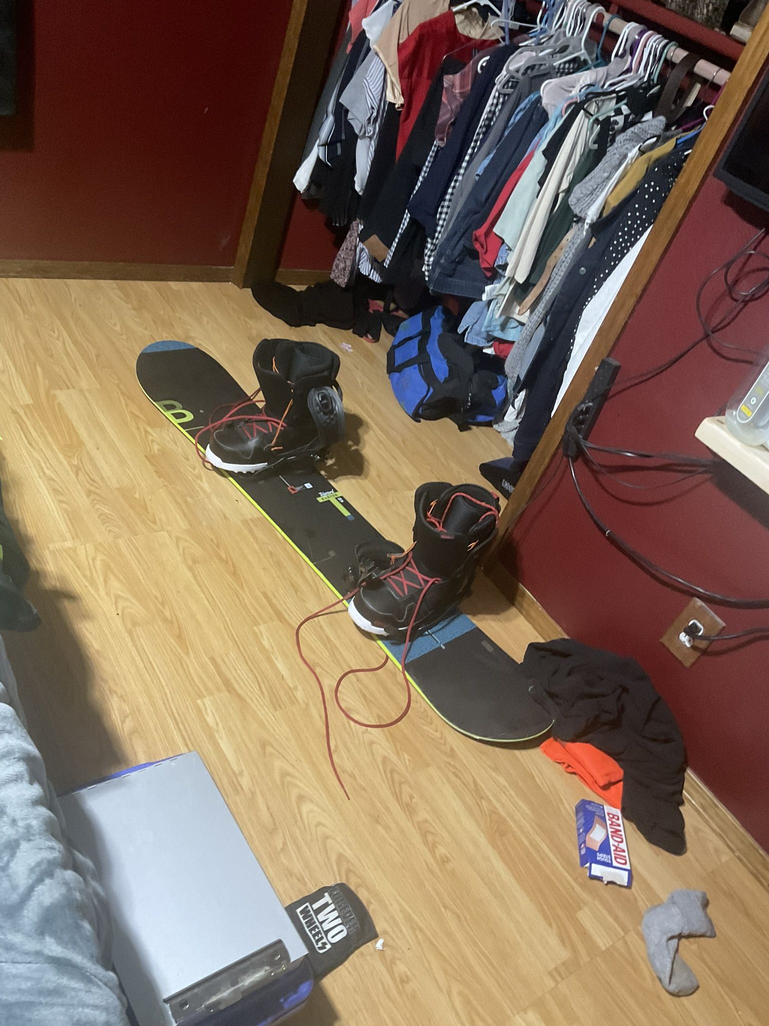 Burton Snowboard 158w  Size 13 Boots