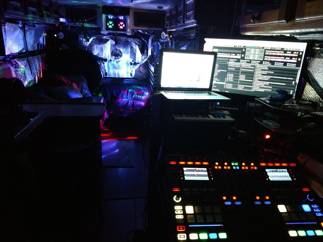 Native instruments traktor S8