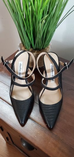 Charles David RONNI Ankle Strap Pumps Size 5M