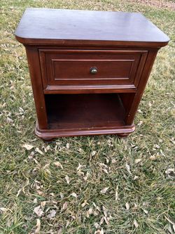 Nightstand 