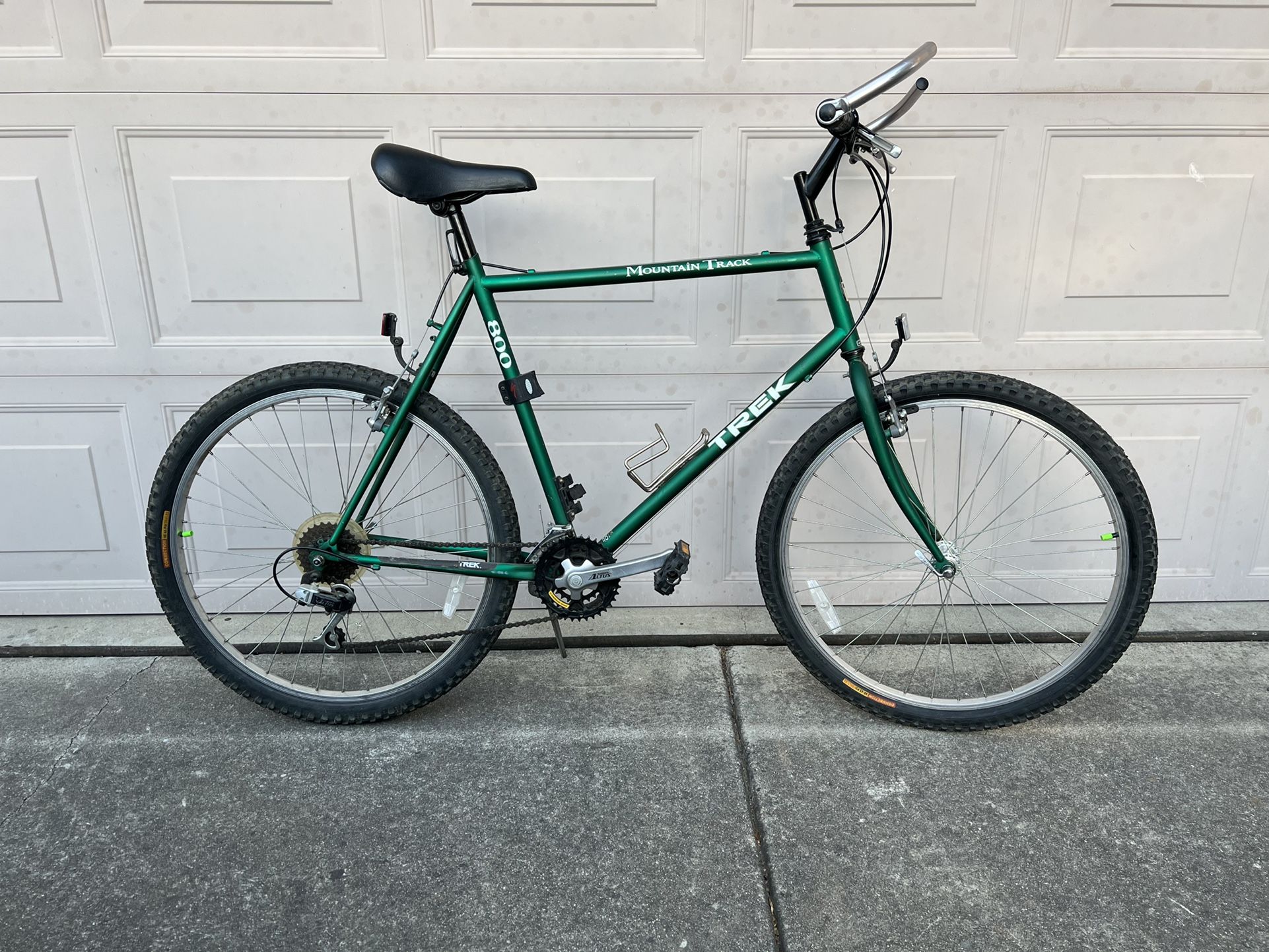 Trek Mountain Bike - Mountain Track 800 - 22.5”