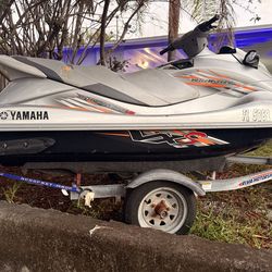 Yamaha HO 2012 wave runner