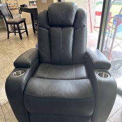Free Dinning Set (table +4 Chairs ) With Purchase Of The Following : 6 Piece Recliner + Big Coffee Table Combo 