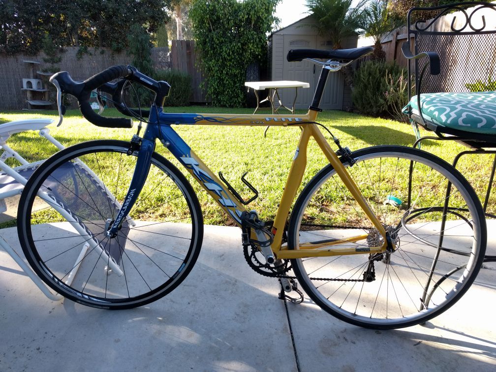 KHL 320 FLITE road bike for Sale in San Diego CA OfferUp