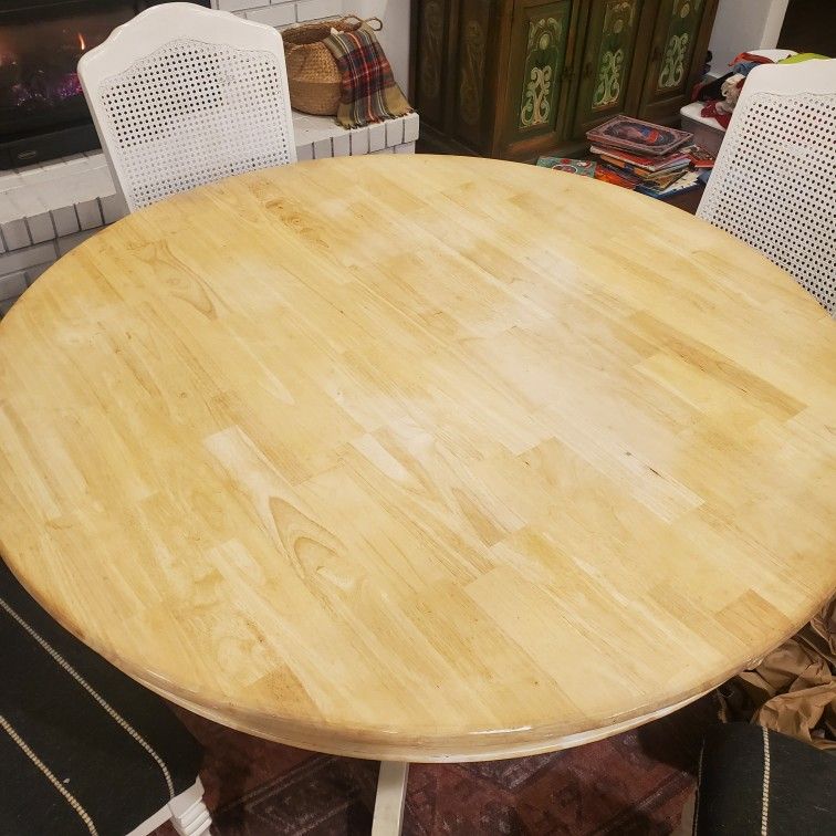 Round Dining Room Table