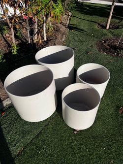 Gainey Ceramics Set of 4 White Cylinder Outdoor Planters