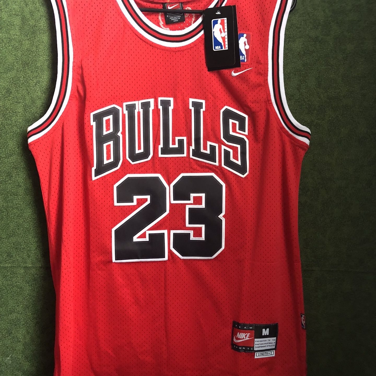 MICHAEL JORDAN NIKE VINTAGE CHICAGO BULLS JERSEY for Sale in Bellflower, CA  - OfferUp