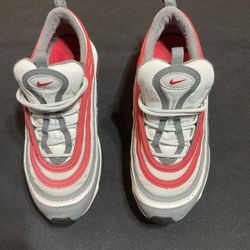 NIKE AIR MAX 97 GS SIZE 5.5, SMOKE GRAY UNIVERSITY RED