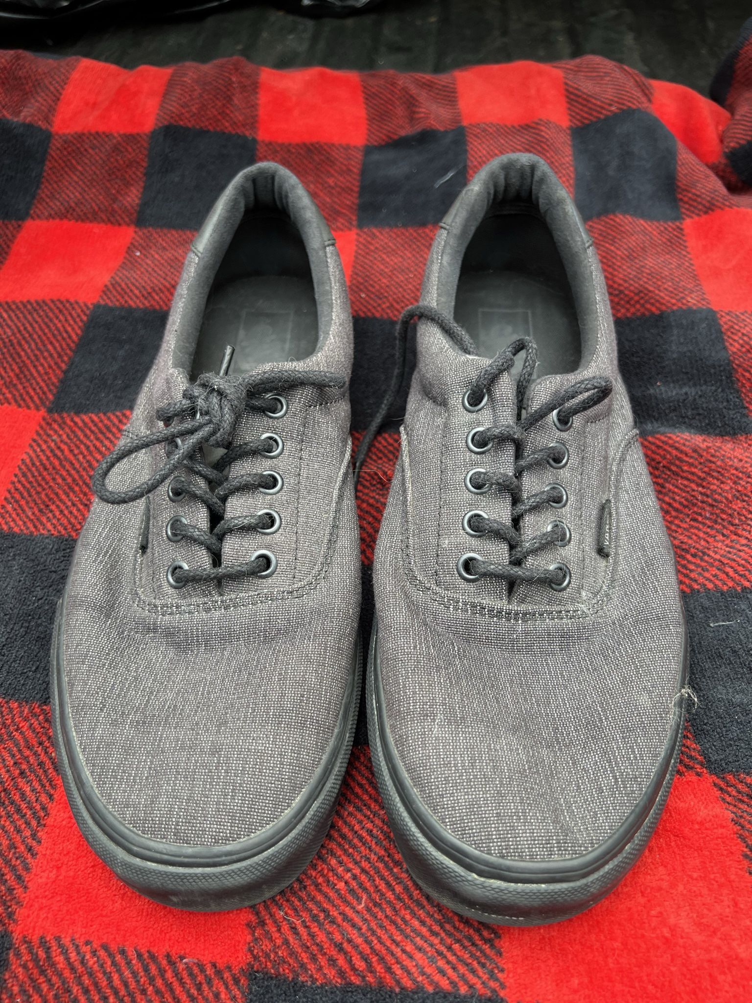 Men’s Van Shoes Size 12 Excellent Condition
